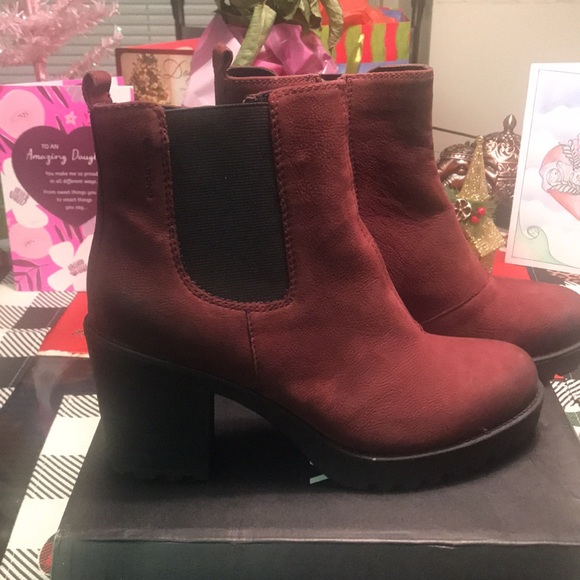 Vagabond Grace Heeled Chelsea Boot - Picture 5 of 7